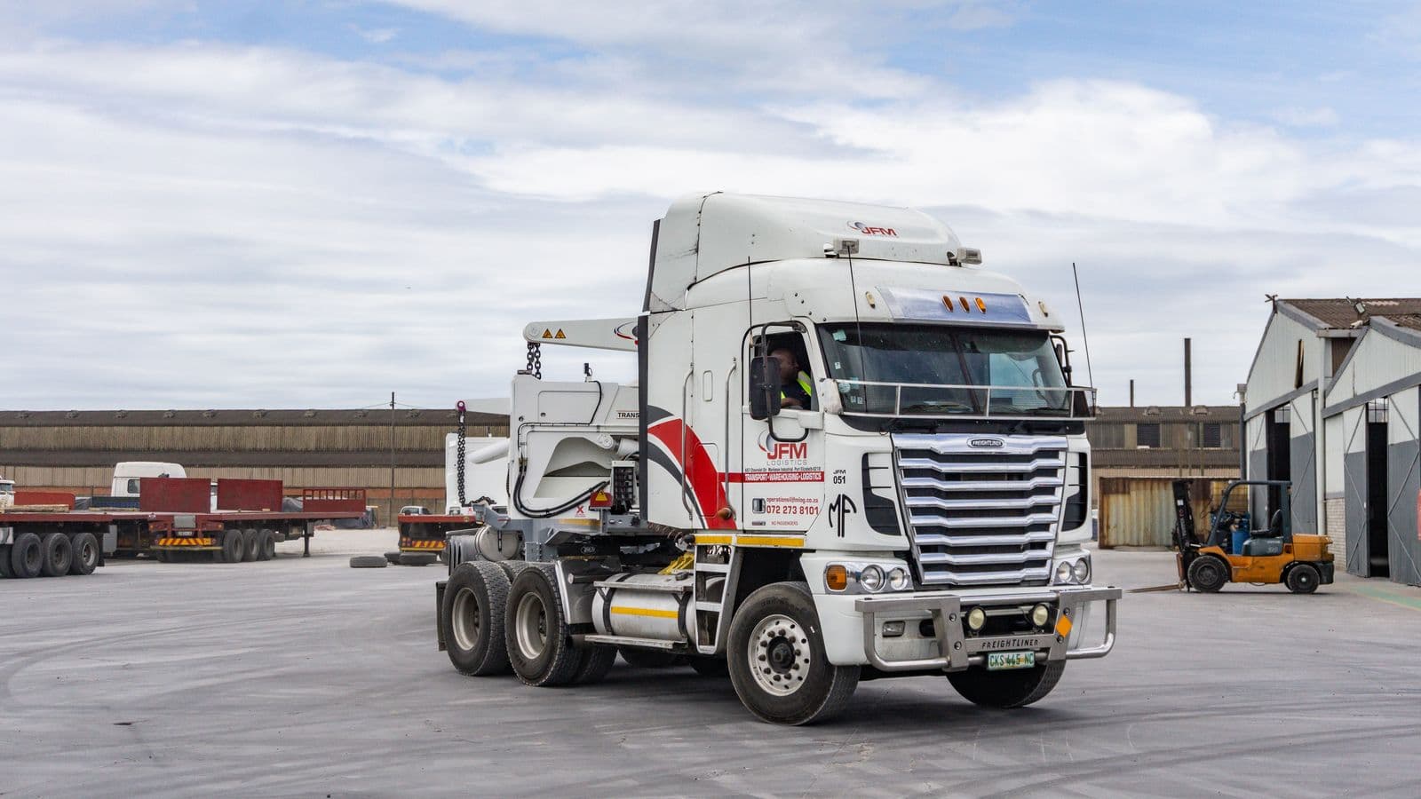JFM Freightliner horse in the depot yard