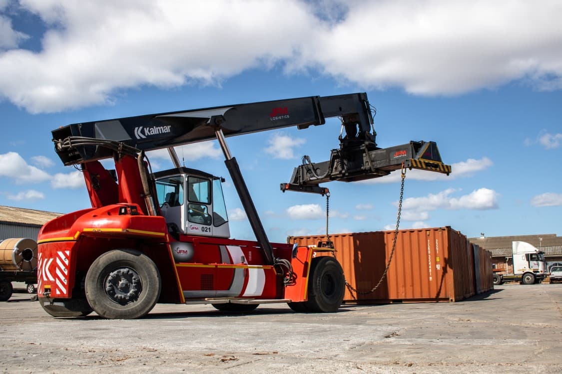 Kalmar reach stacker in the yard